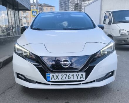 Білий Ніссан Ліф, об'ємом двигуна 0 л та пробігом 129 тис. км за 13000 $, фото 1 на Automoto.ua