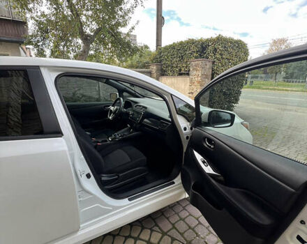 Білий Ніссан Ліф, об'ємом двигуна 0 л та пробігом 57 тис. км за 13750 $, фото 4 на Automoto.ua