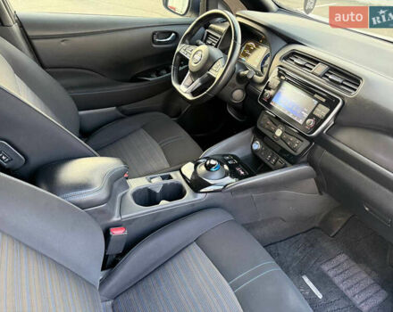 Білий Ніссан Ліф, об'ємом двигуна 0 л та пробігом 67 тис. км за 11500 $, фото 36 на Automoto.ua