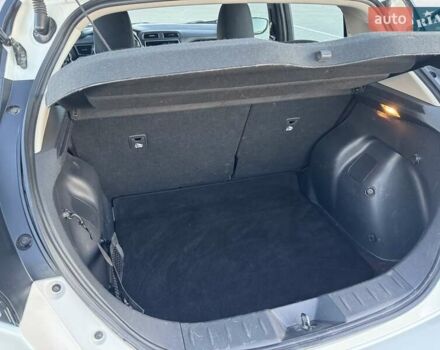 Білий Ніссан Ліф, об'ємом двигуна 0 л та пробігом 135 тис. км за 10900 $, фото 8 на Automoto.ua