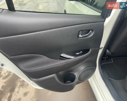 Белый Ниссан Лиф, объемом двигателя 0 л и пробегом 108 тыс. км за 12700 $, фото 20 на Automoto.ua