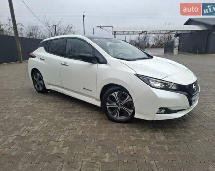 Белый Ниссан Лиф, объемом двигателя 0 л и пробегом 104 тыс. км за 12600 $, фото 3 на Automoto.ua