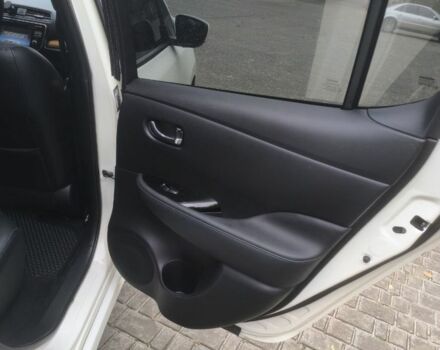 Белый Ниссан Лиф, объемом двигателя 0 л и пробегом 101 тыс. км за 12800 $, фото 7 на Automoto.ua