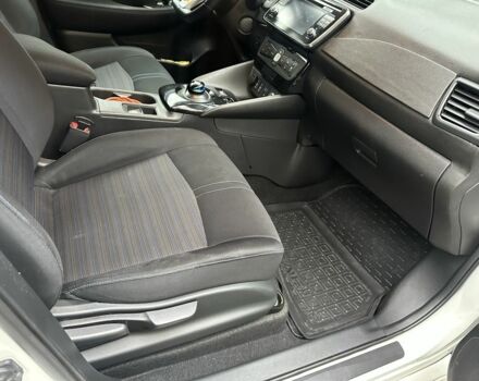 Білий Ніссан Ліф, об'ємом двигуна 0 л та пробігом 37 тис. км за 12500 $, фото 6 на Automoto.ua