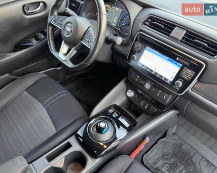 Белый Ниссан Лиф, объемом двигателя 0 л и пробегом 50 тыс. км за 11450 $, фото 47 на Automoto.ua