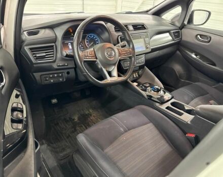 Білий Ніссан Ліф, об'ємом двигуна 0 л та пробігом 51 тис. км за 12000 $, фото 3 на Automoto.ua