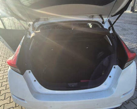 Білий Ніссан Ліф, об'ємом двигуна 0 л та пробігом 192 тис. км за 10800 $, фото 8 на Automoto.ua