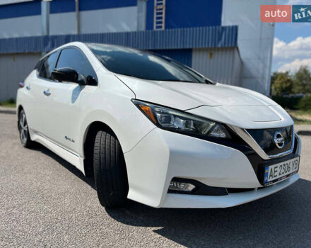 Білий Ніссан Ліф, об'ємом двигуна 0 л та пробігом 45 тис. км за 15500 $, фото 2 на Automoto.ua