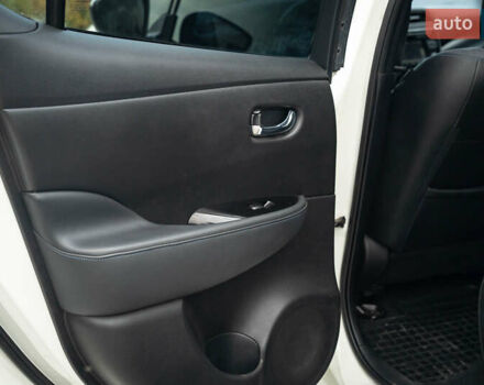 Белый Ниссан Лиф, объемом двигателя 0 л и пробегом 108 тыс. км за 13900 $, фото 30 на Automoto.ua