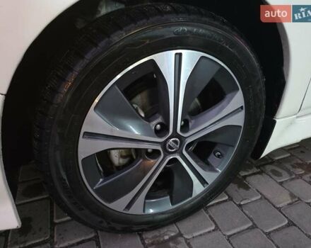 Білий Ніссан Ліф, об'ємом двигуна 0 л та пробігом 90 тис. км за 10000 $, фото 8 на Automoto.ua