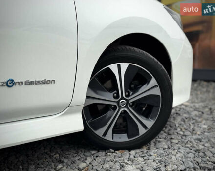 Белый Ниссан Лиф, объемом двигателя 0 л и пробегом 157 тыс. км за 11700 $, фото 27 на Automoto.ua