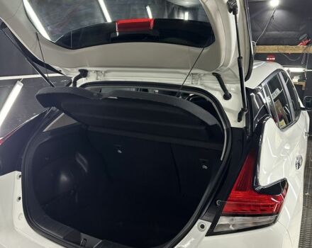 Белый Ниссан Лиф, объемом двигателя 0 л и пробегом 103 тыс. км за 11000 $, фото 5 на Automoto.ua