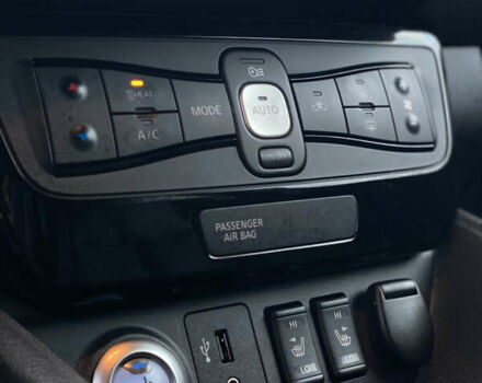 Белый Ниссан Лиф, объемом двигателя 0 л и пробегом 147 тыс. км за 10999 $, фото 22 на Automoto.ua