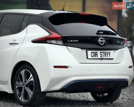 Белый Ниссан Лиф, объемом двигателя 0 л и пробегом 157 тыс. км за 11700 $, фото 16 на Automoto.ua