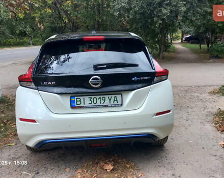 Белый Ниссан Лиф, объемом двигателя 0 л и пробегом 82 тыс. км за 15600 $, фото 6 на Automoto.ua