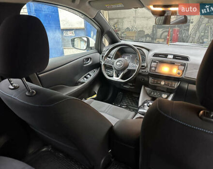 Белый Ниссан Лиф, объемом двигателя 0 л и пробегом 37 тыс. км за 12700 $, фото 18 на Automoto.ua