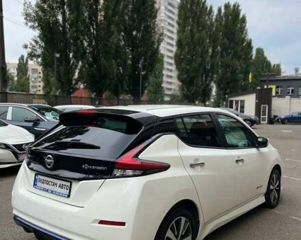 Белый Ниссан Лиф, объемом двигателя 0 л и пробегом 83 тыс. км за 12799 $, фото 2 на Automoto.ua