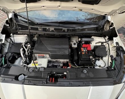 Белый Ниссан Лиф, объемом двигателя 0 л и пробегом 102 тыс. км за 12699 $, фото 12 на Automoto.ua