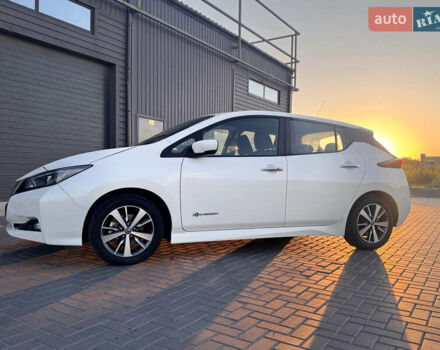 Белый Ниссан Лиф, объемом двигателя 0 л и пробегом 69 тыс. км за 13900 $, фото 5 на Automoto.ua