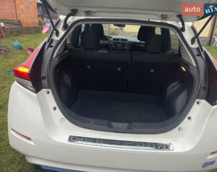 Белый Ниссан Лиф, объемом двигателя 0 л и пробегом 135 тыс. км за 12700 $, фото 10 на Automoto.ua