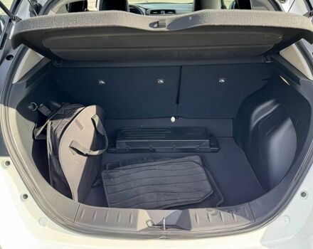 Белый Ниссан Лиф, объемом двигателя 0 л и пробегом 49 тыс. км за 9500 $, фото 13 на Automoto.ua