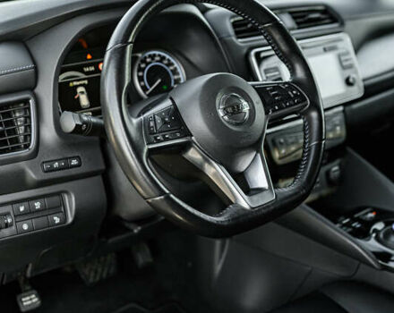 Белый Ниссан Лиф, объемом двигателя 0 л и пробегом 49 тыс. км за 13750 $, фото 16 на Automoto.ua