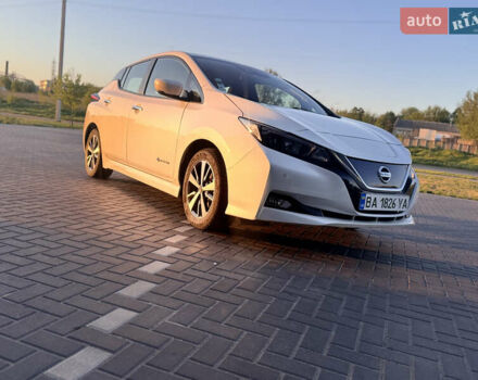 Белый Ниссан Лиф, объемом двигателя 0 л и пробегом 69 тыс. км за 13900 $, фото 3 на Automoto.ua