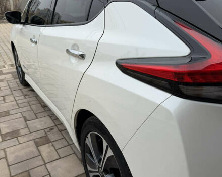 Білий Ніссан Ліф, об'ємом двигуна 0 л та пробігом 105 тис. км за 15100 $, фото 27 на Automoto.ua