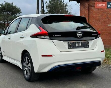 Білий Ніссан Ліф, об'ємом двигуна 0 л та пробігом 90 тис. км за 11700 $, фото 2 на Automoto.ua