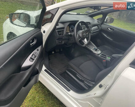 Белый Ниссан Лиф, объемом двигателя 0 л и пробегом 135 тыс. км за 12700 $, фото 13 на Automoto.ua