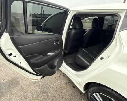 Белый Ниссан Лиф, объемом двигателя 0 л и пробегом 58 тыс. км за 13500 $, фото 29 на Automoto.ua