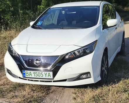 Белый Ниссан Лиф, объемом двигателя 0 л и пробегом 98 тыс. км за 12200 $, фото 1 на Automoto.ua