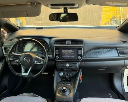 Білий Ніссан Ліф, об'ємом двигуна 0 л та пробігом 118 тис. км за 15000 $, фото 26 на Automoto.ua