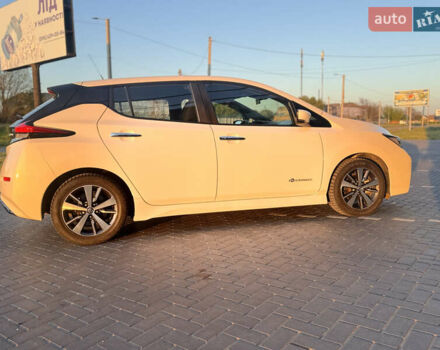 Белый Ниссан Лиф, объемом двигателя 0 л и пробегом 69 тыс. км за 13900 $, фото 2 на Automoto.ua