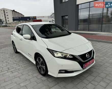 Белый Ниссан Лиф, объемом двигателя 0 л и пробегом 52 тыс. км за 13900 $, фото 5 на Automoto.ua