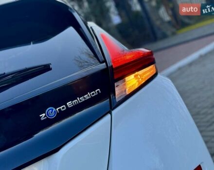 Белый Ниссан Лиф, объемом двигателя 0 л и пробегом 12 тыс. км за 13950 $, фото 37 на Automoto.ua