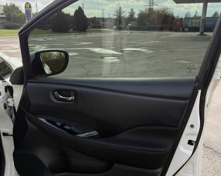 Белый Ниссан Лиф, объемом двигателя 0 л и пробегом 149 тыс. км за 15500 $, фото 18 на Automoto.ua