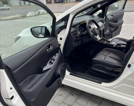 Белый Ниссан Лиф, объемом двигателя 0 л и пробегом 52 тыс. км за 13900 $, фото 27 на Automoto.ua