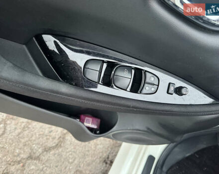 Белый Ниссан Лиф, объемом двигателя 0 л и пробегом 65 тыс. км за 13200 $, фото 22 на Automoto.ua