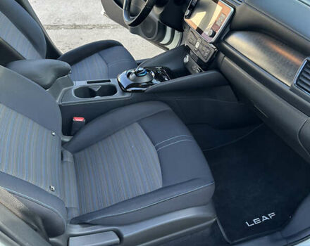 Белый Ниссан Лиф, объемом двигателя 0 л и пробегом 19 тыс. км за 16100 $, фото 15 на Automoto.ua