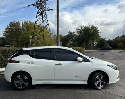 Белый Ниссан Лиф, объемом двигателя 0 л и пробегом 149 тыс. км за 15500 $, фото 7 на Automoto.ua