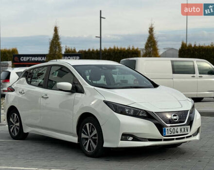 Белый Ниссан Лиф, объемом двигателя 0 л и пробегом 133 тыс. км за 11300 $, фото 2 на Automoto.ua