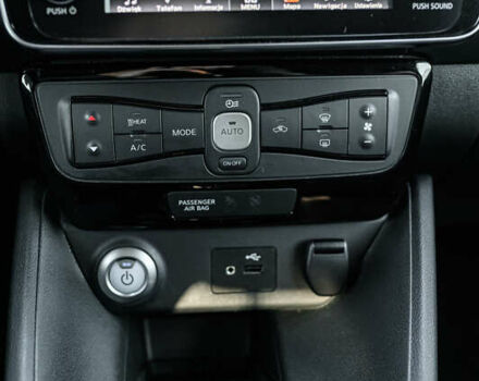 Белый Ниссан Лиф, объемом двигателя 0 л и пробегом 49 тыс. км за 13750 $, фото 33 на Automoto.ua