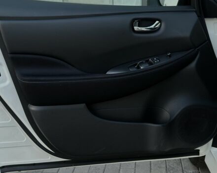 Белый Ниссан Лиф, объемом двигателя 0 л и пробегом 35 тыс. км за 13450 $, фото 16 на Automoto.ua