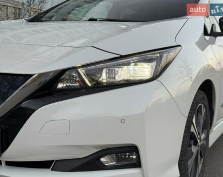 Белый Ниссан Лиф, объемом двигателя 0 л и пробегом 97 тыс. км за 12999 $, фото 6 на Automoto.ua