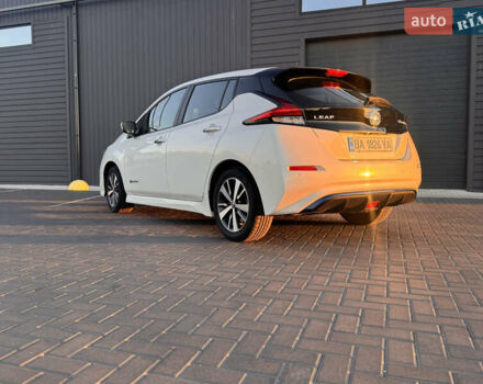 Белый Ниссан Лиф, объемом двигателя 0 л и пробегом 69 тыс. км за 13900 $, фото 7 на Automoto.ua