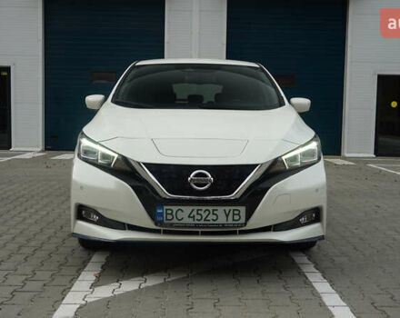 Белый Ниссан Лиф, объемом двигателя 0 л и пробегом 106 тыс. км за 16500 $, фото 1 на Automoto.ua