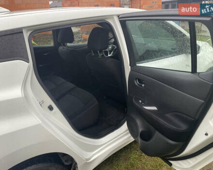 Белый Ниссан Лиф, объемом двигателя 0 л и пробегом 135 тыс. км за 12700 $, фото 11 на Automoto.ua