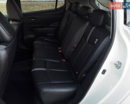 Белый Ниссан Лиф, объемом двигателя 0 л и пробегом 97 тыс. км за 12999 $, фото 20 на Automoto.ua