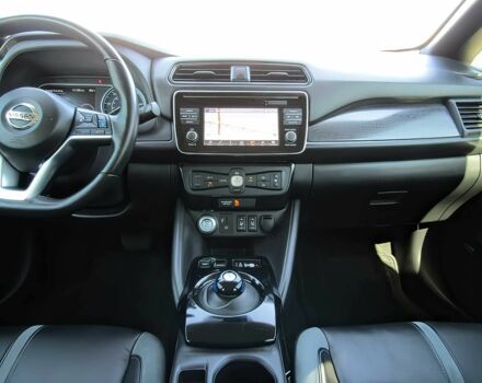 Білий Ніссан Ліф, об'ємом двигуна 0 л та пробігом 39 тис. км за 10500 $, фото 7 на Automoto.ua